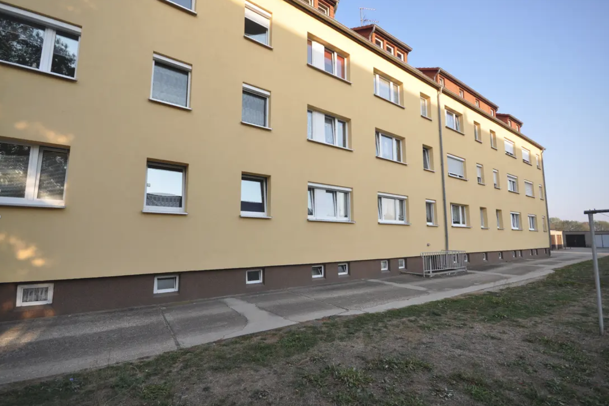 Außenansicht 1, 3-Raum-Wohnung in Zwochau, Immobilienmaklerin Sylvia Bremer